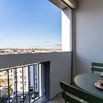 L'elegant - Parking - Metro Apartman *
